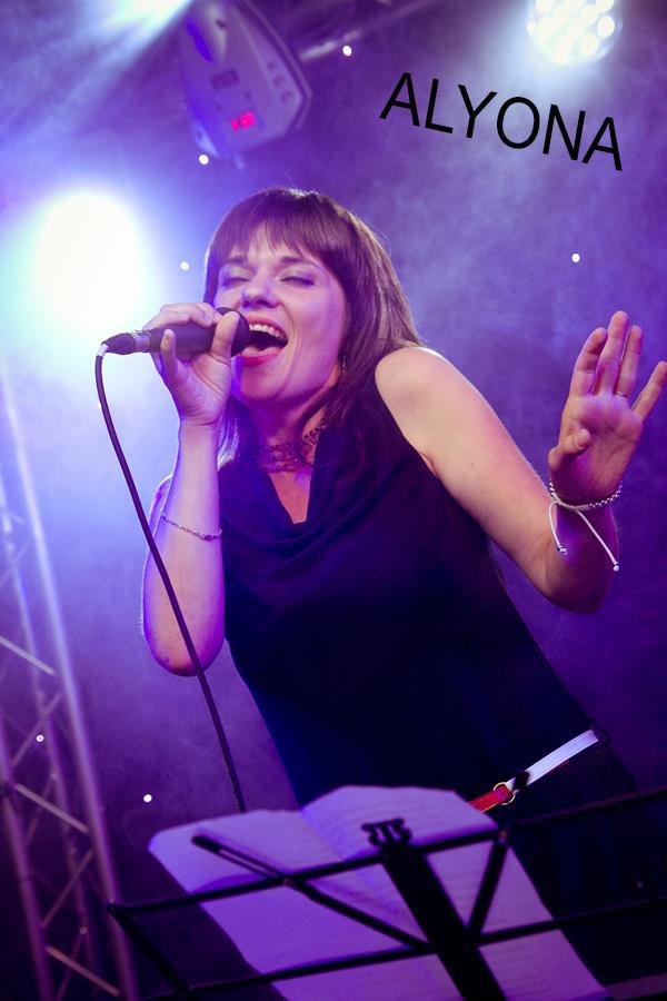 Alyona lvova chanteuse pour tout évènements 94,91,77 IDF